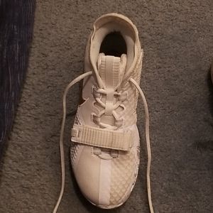 NIKE AIR FORCE MAX LOW